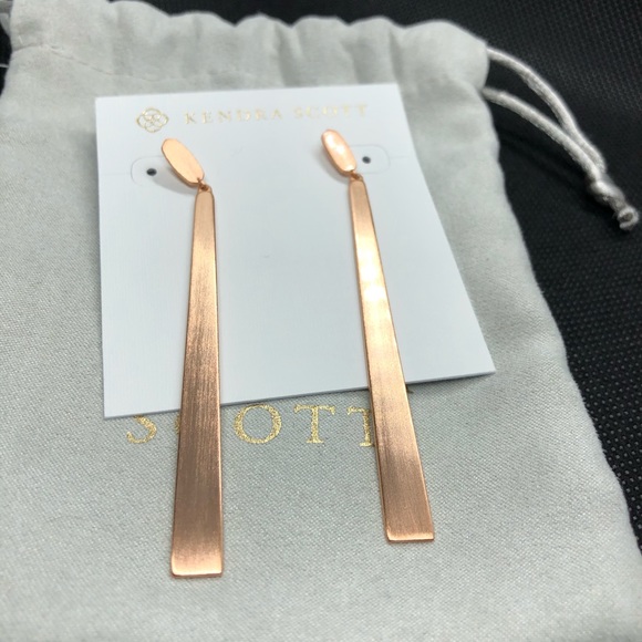 Kendra Scott Jewelry - Kendra Scott rose gold dangle earrings